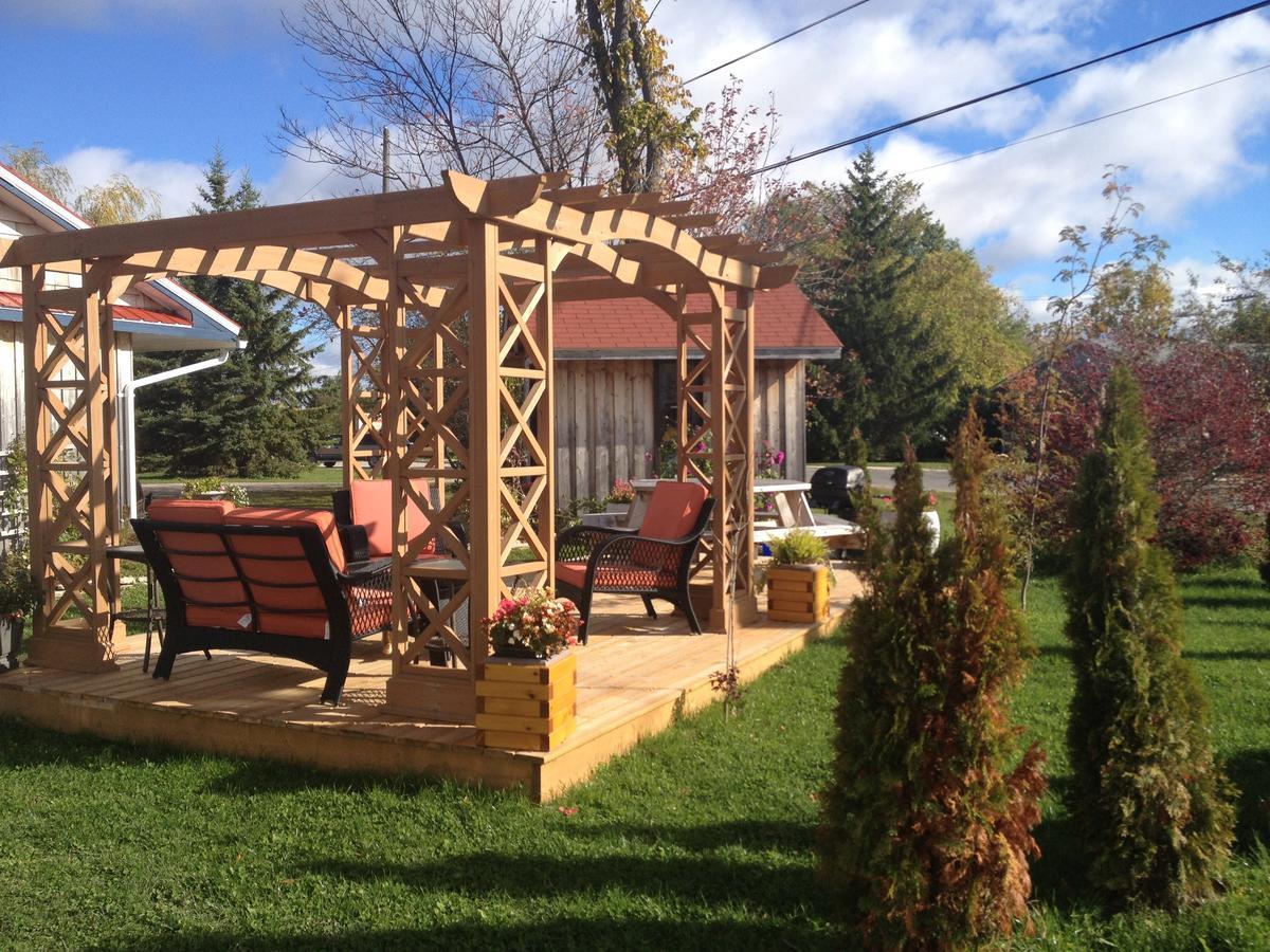 My Friends Inn Manitoulin Manitowaning Eksteriør bilde