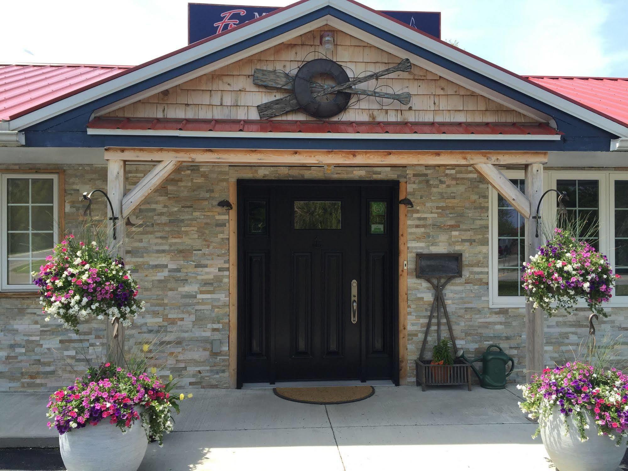 My Friends Inn Manitoulin Manitowaning Eksteriør bilde