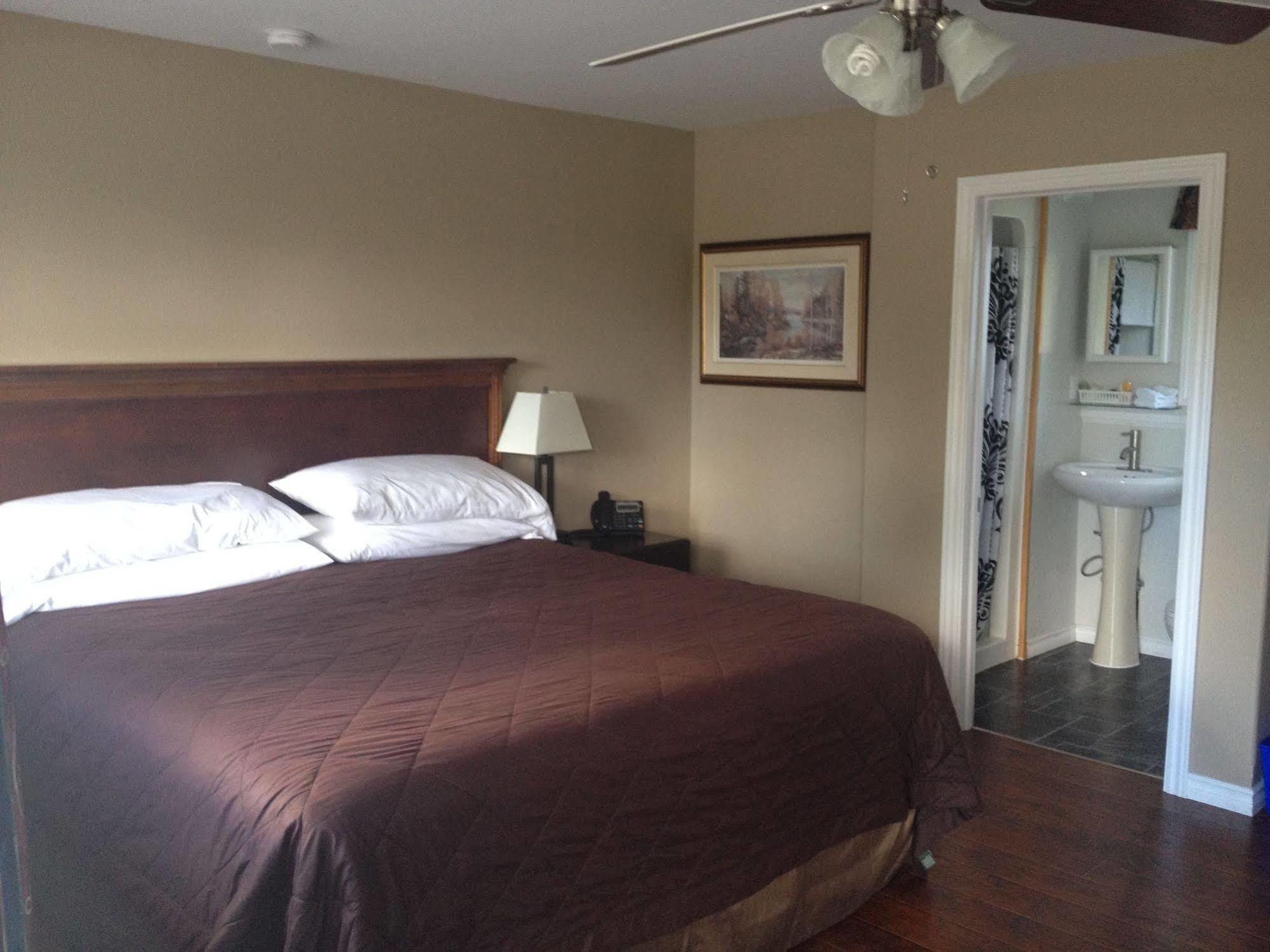 My Friends Inn Manitoulin Manitowaning Eksteriør bilde