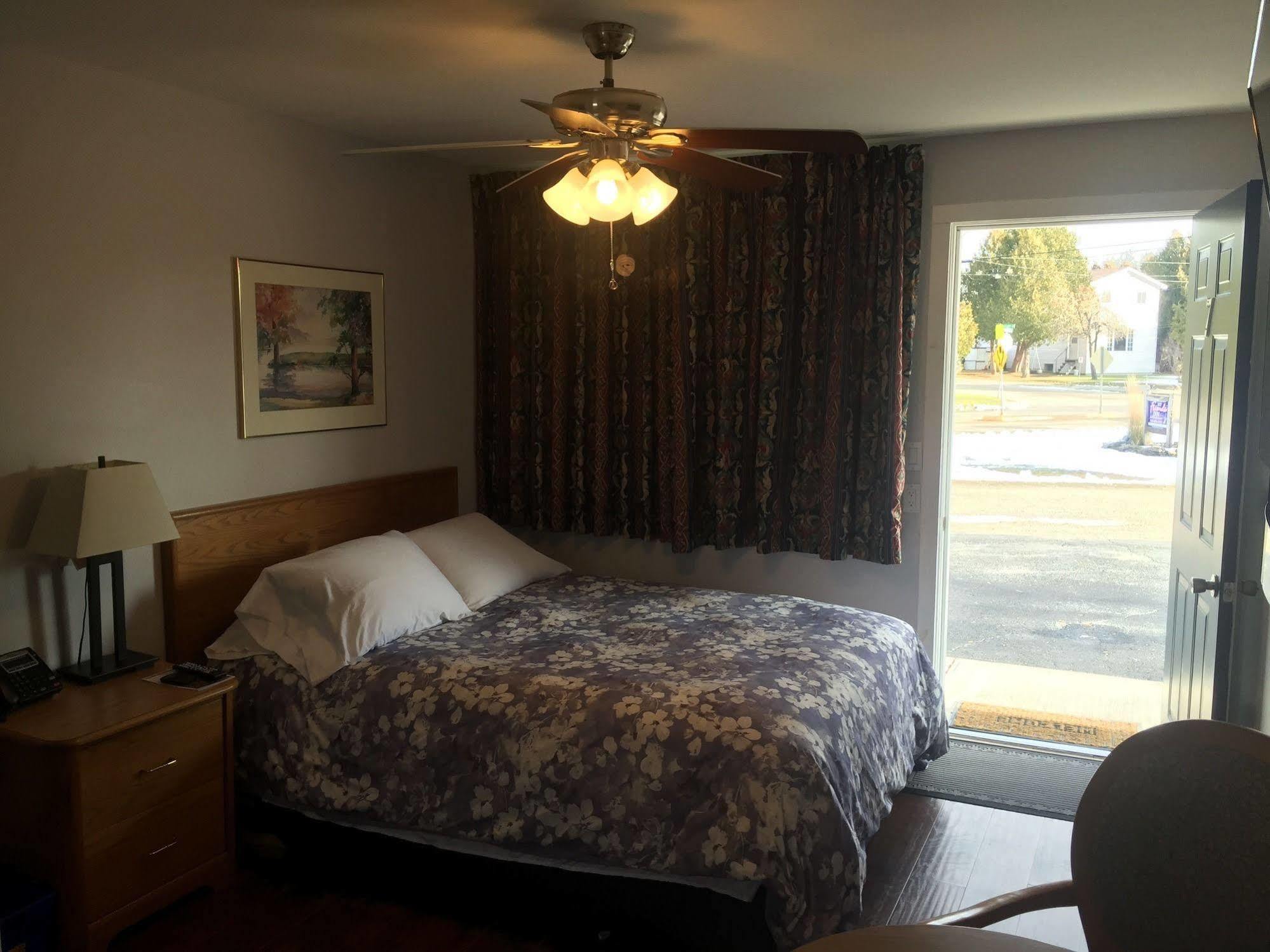 My Friends Inn Manitoulin Manitowaning Eksteriør bilde